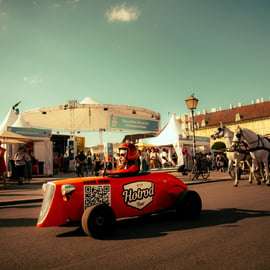Vienne : visite touristique en Hotrod