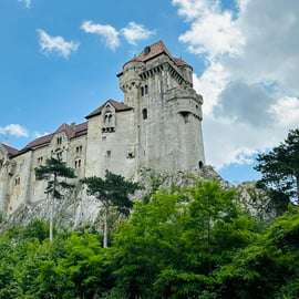 Vienne : Visite de la forêt viennoise avec lac souterrain et vin