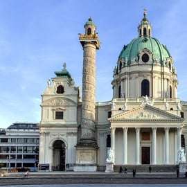 Vienne : visite touristique en voiture classique 90 min E/T