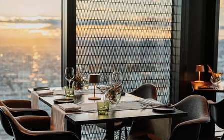 Best View : Dîner au coucher du soleil avec vue sur la ville au restaurant Altia by Urrechu