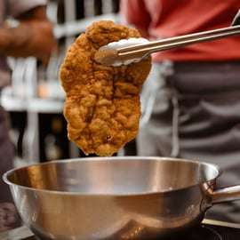 Vienne : cours de cuisine et dégustation d'escalopes