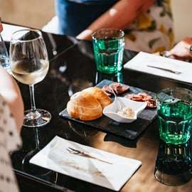 Vienne : dégustation de caves à vin cachées