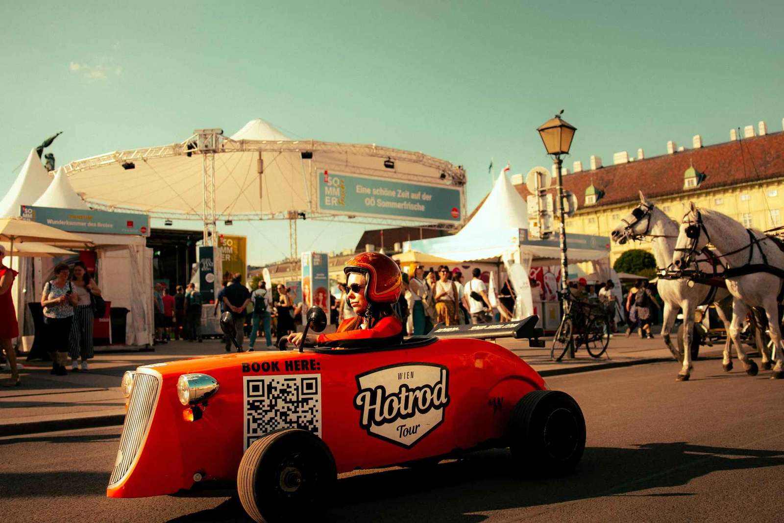 Vienne : visite touristique en Hotrod