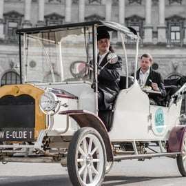 Vienne : Visite touristique de la ville à bord d'une voiture ancienne électrique