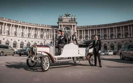 Vienne : Visite touristique de la ville à bord d'une voiture ancienne électrique