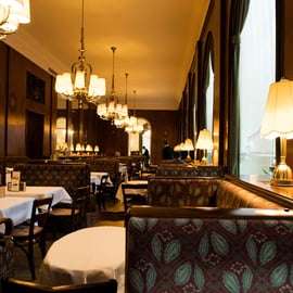 Vienne : secrets et scandales, avec un gâteau au café Landtmann
