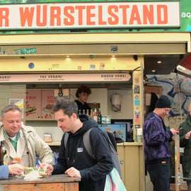 Vienne : visite des stands de saucisses de Vienne avec dégustations