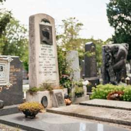 Vienne : Visite guidée du cimetière central de Vienne à pied