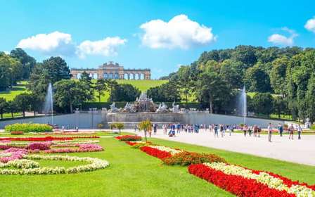 Vienne : Visite du château de Schonbrunn et de ses jardins en coupe-file