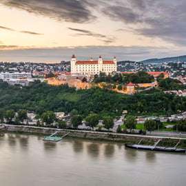 Vienne : visite guidée de Bratislava et du château de Devín via Hainburg